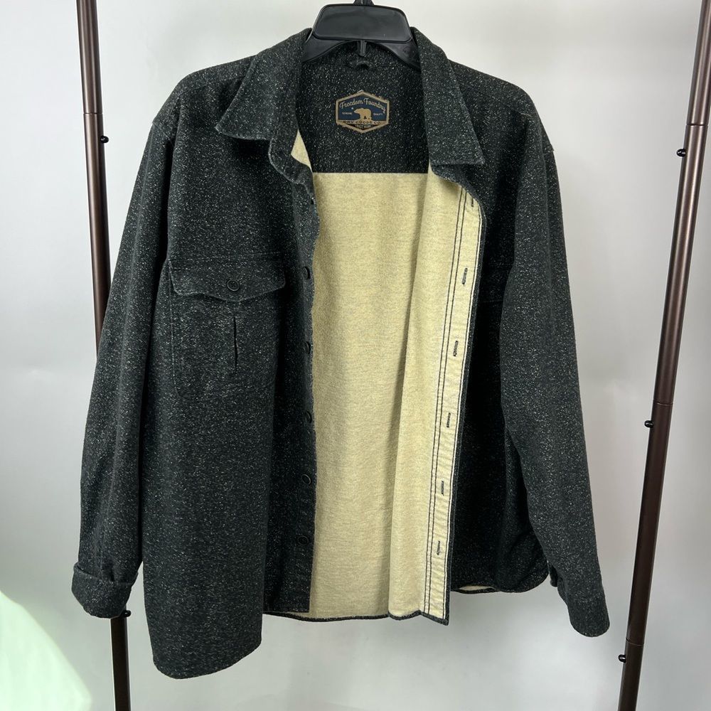 Vintage FREEDOM FOUNDRY mens light weight jacket